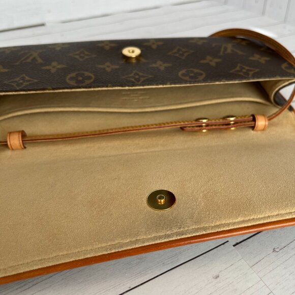 Louis Vuitton Brown Twin Monogram GM Canvas Crossbody Bag - Picture 9 of 12
